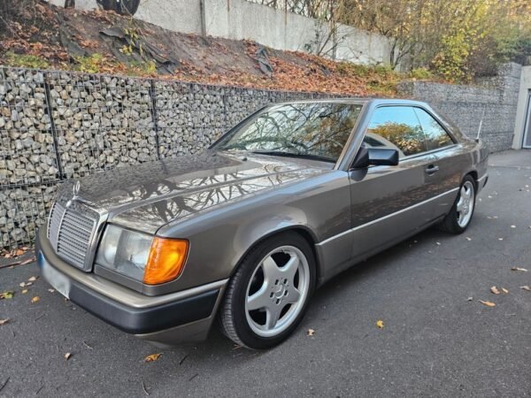 Mercedes-Benz W 124 CE 300 Oldtimer Sammlerzustand H-Gutachten