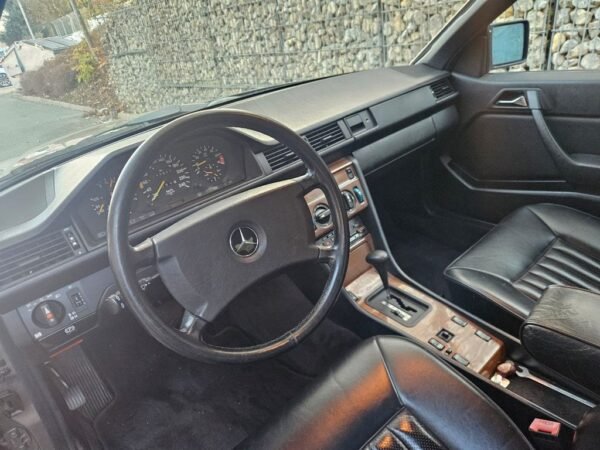 Mercedes-Benz W 124 CE 300 Oldtimer Sammlerzustand H-Gutachten – Bild 11